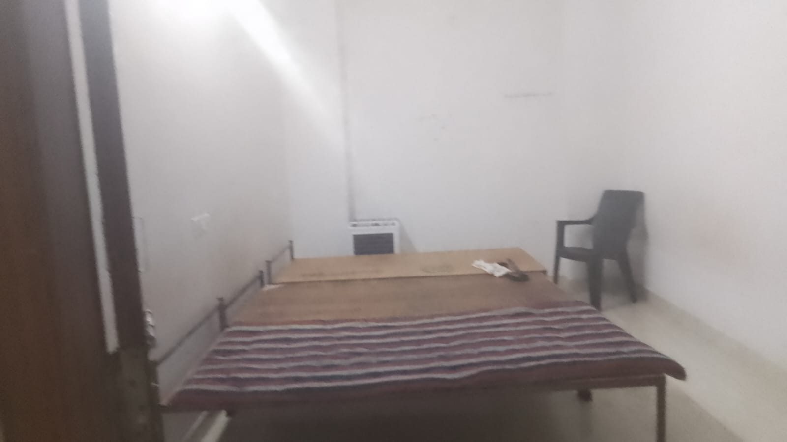 Boys PG in Sector 3, Hiran Magri - Beds from Rs 5,000 - Bedroom 1